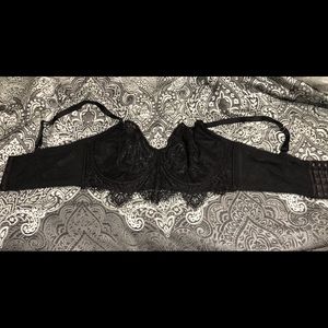 Victoria’s Secret push-up without padding 38DD